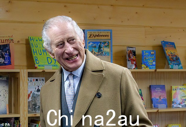 1 月 5 日 -- 查尔斯访问诺福克的弗利彻姆英格兰教会小学