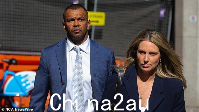 Wallabies 明星 Kurtley Beale(左图)对未经同意的性交和两项性触摸罪名不认罪,目前正在悉尼唐宁中心法院接受陪审团审判