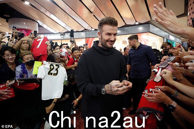 对于这位明星来说,这几天很忙碌,他从首尔开始了一天,然后飞往曼谷参加活动