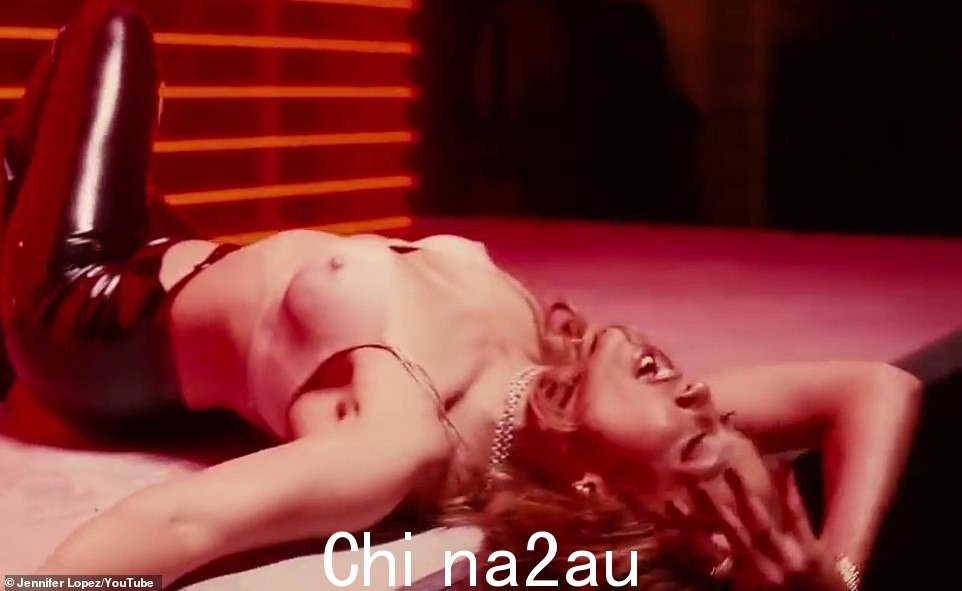 詹妮弗·洛佩兹 (Jennifer Lopez) 在她与新兴说唱歌手 Latto 的新专辑 Can't Get Enough 中做出了有趣的风格声明