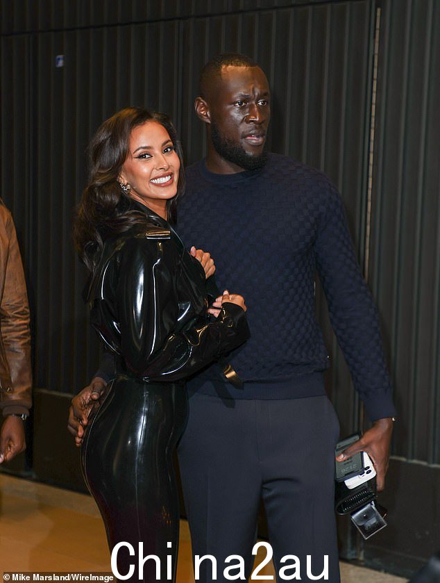 玛雅·贾玛 (Maya Jama) 周二向粉丝们展示了她与男友 Stormzy 的关系,她分享了他的短信炒作她的一瞥(11 月合影)