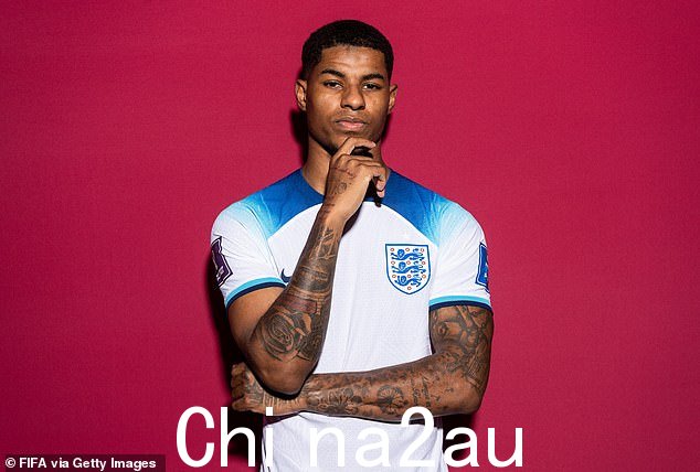 拉什福德在曼联的周薪为 35 万英镑,最近他将他价值 180 万英镑的六张床的柴郡豪宅换成了一套更漂亮的房子,设有游泳池、酒窖和九洞高尔夫球场