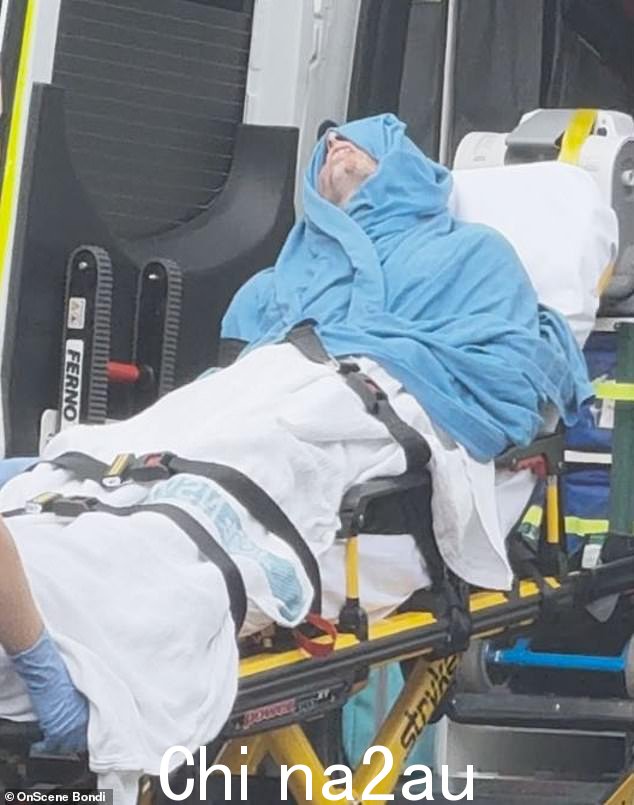 为预防起见,21岁的男子在警察看守下被送往威尔士亲王医院(如图)