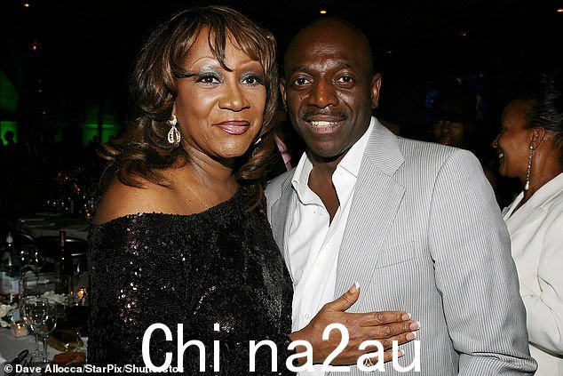 Hinton 与 Patti LaBelle 于 2006 年合影