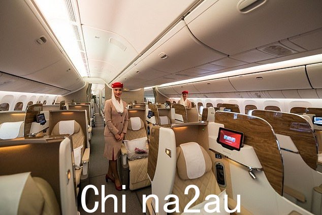 常旅客俱乐部值得加入,大多数俱乐部都允许您用积分换取升舱。图为:阿联酋航空航班的商务舱,被评为最适合商务旅行的航空公司第三名