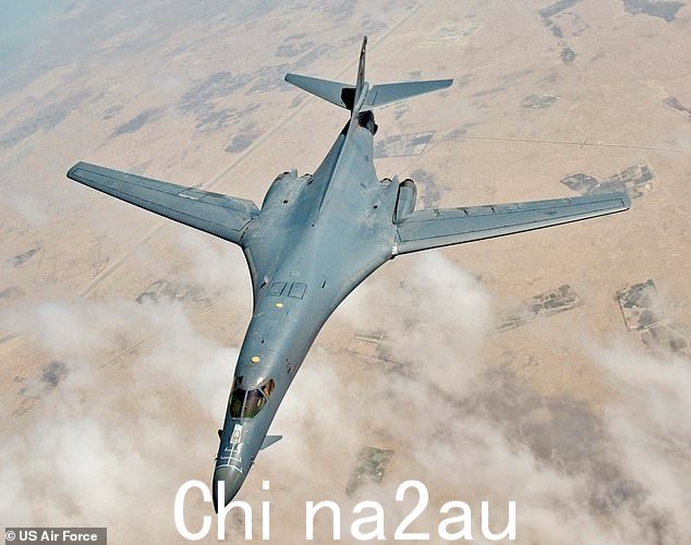 两架 B-1- 轰炸机从美国飞来,执行袭击与伊斯兰革命卫队和伊朗支持的民兵组织有关的七个设施的任务,其中三处位于伊拉克,四处位于叙利亚