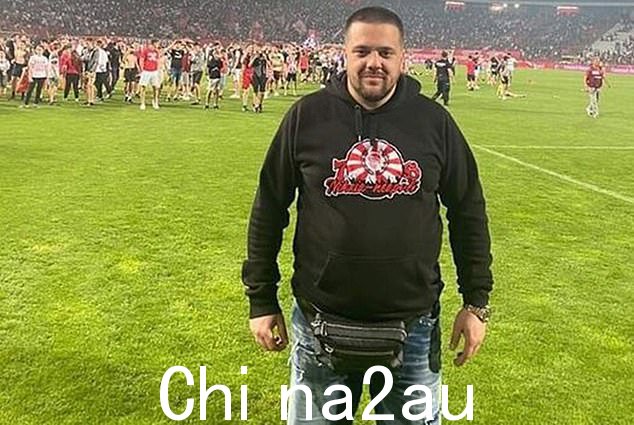 去年 6 月,Vangelis Zambounis 在主要竞争对手 Vassilis Roubetis(如图)和他的姐夫被暗杀后,因参与黑手党争斗而声名狼藉