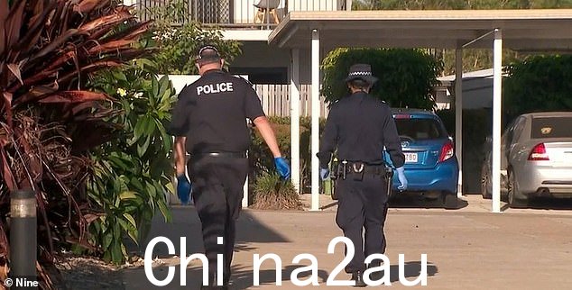 医护人员冲进房子并试图抢救这名 44 岁的男子,但无法救活他,警方建立了犯罪现场(如图)