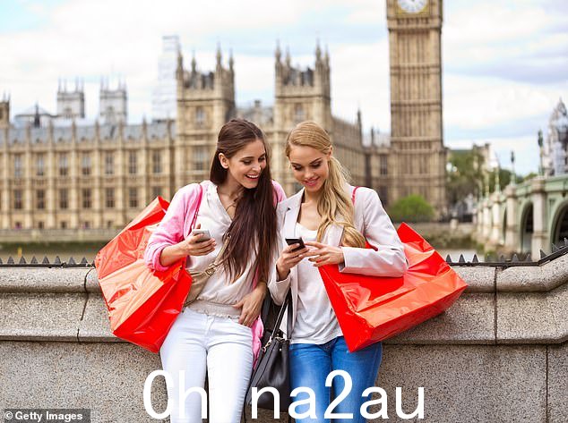 新数据显示,如果政府取消旅游税,英国各地区每年可从欧盟游客那里额外赚取 50 亿英镑(库存照片)