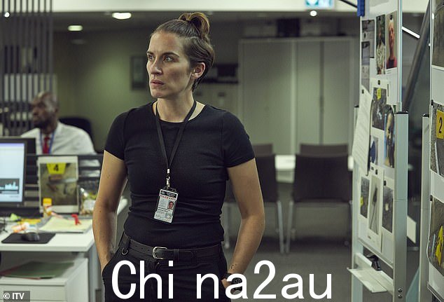 第二季中,拉娜和她的军官们对抗一个针对伦敦的恐怖组织,为他们准备在不同地点发动袭击时留下线索