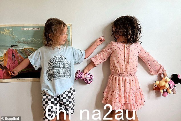 澳大利亚政府不承认双胞胎是多胞胎(图为马奇女士的双胞胎女儿,今年将满六岁)