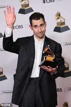 Taylor Swift 和 Lana Del Rey 合作者 Jack Antonoff 荣获年度非古典制作人