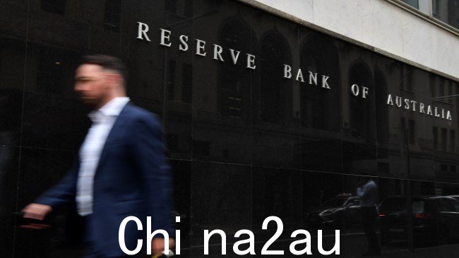 随着澳大利亚人等待今年的降息，储备银行已为未来加息敞开了大门。图片：NCA NewsWire/Joel Carrett