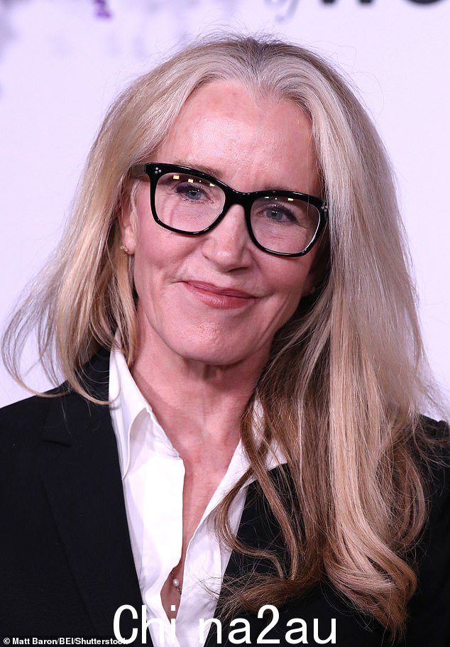 Felicity Huffman,61 岁,在因大学招生丑闻被定罪后,将在英国首次登台演出