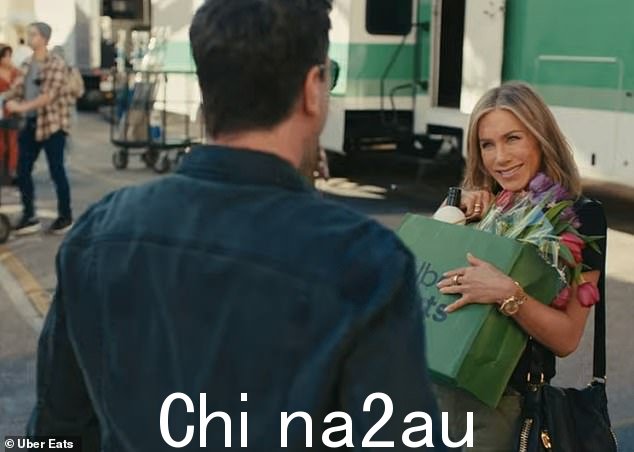 Jennifer 搞笑地询问:'嗯,我们见过面吗?'