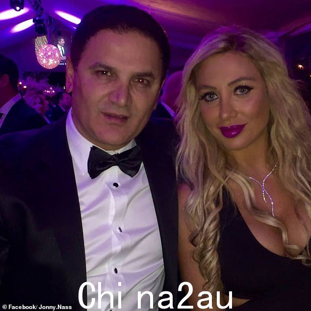 Nisserine Mattar 和 Jean Nassif(如图)在 2019 年引起了轰动,当时他在一段臭名昭著的 TikTok 视频中送给她一辆黄色兰博基尼 Urus SUV,该视频很快成为了一个梗