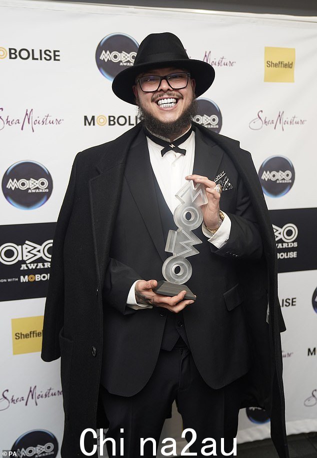 令人垂涎的年度专辑奖今年由英国说唱歌手兼词曲作家 Potter Payper 凭借其唱片《Real Back In Style》获得