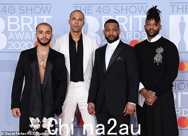 JLS(在 2020 年全英音乐奖上亮相)在 11 月宣布了 2024 年夏季的多个英国巡演日期,所有这些都将在露天场地举行,这让歌迷们为之疯狂。