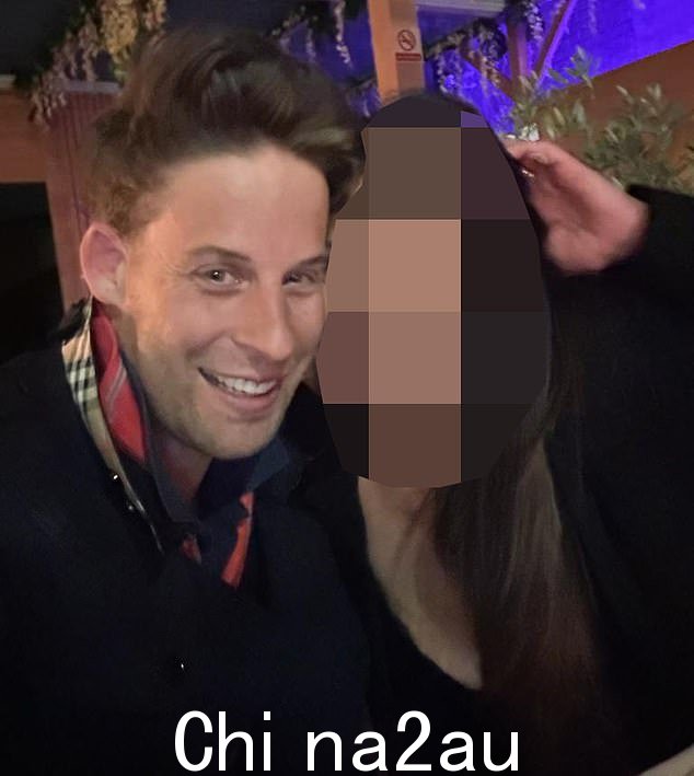 克莱尔与 Cieran McNamara 有着旋风式的恋情,Cieran McNamara 冒充 DJ James