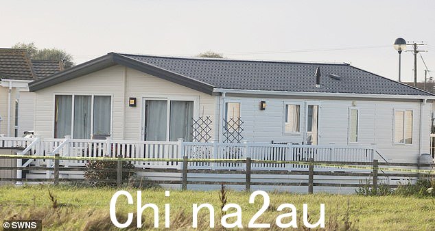 这对夫妇当时住在萨默塞特郡布里恩的 Diamond Meadow Lodge 大篷车公园