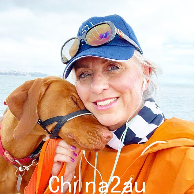 盖尔·麦克尼尔 (Gail McNeill),56 岁,将她在托基 (Torquay) 的 22 个房间的房子换成了葡萄牙的一间小出租屋 - 并表示缩小规模是她做过的最好的事情