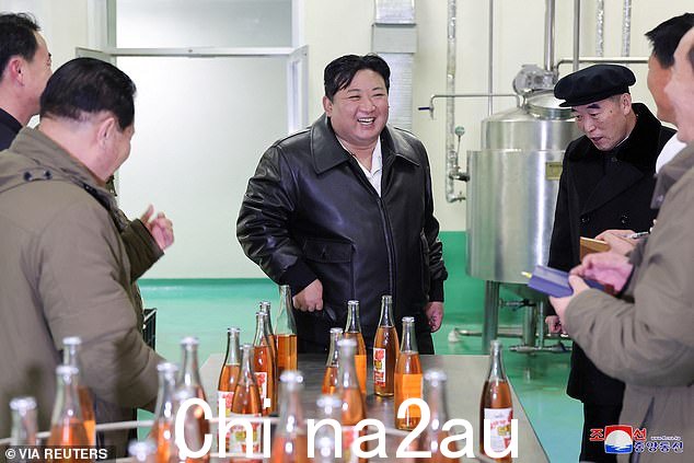 朝鲜领导人金正恩视察金化郡的一家工业工厂,2024 年 2 月 7 日