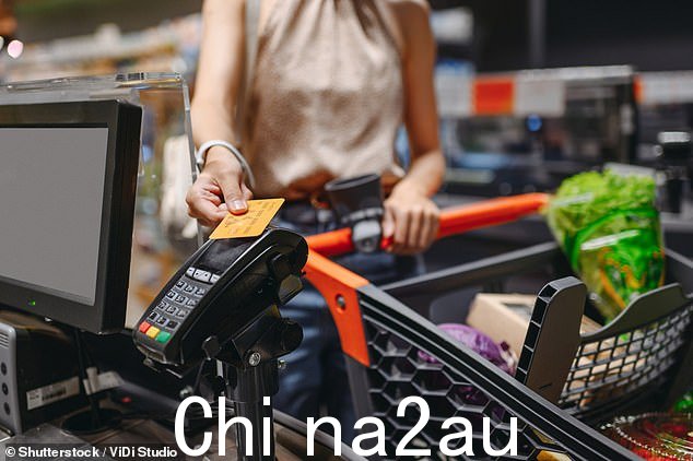 数以百万计的澳大利亚人依靠这些分支机构来管理他们的财务,对于某些群体,包括老年人和残疾人,它们是银行业务的唯一手段(库存图片)
