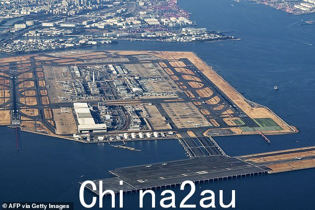 Swift 从舞台直接前往羽田机场的私人飞机飞往美国