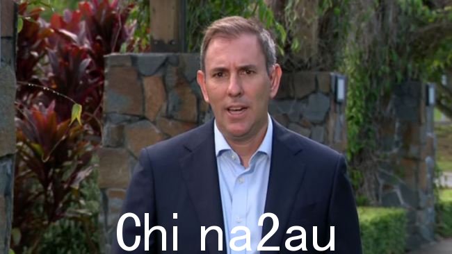 财长 Jim Chalmers 周日与天空新闻政治编辑 Andrew Clennell 谈论了第三阶段减税。图片:澳大利亚天空新闻