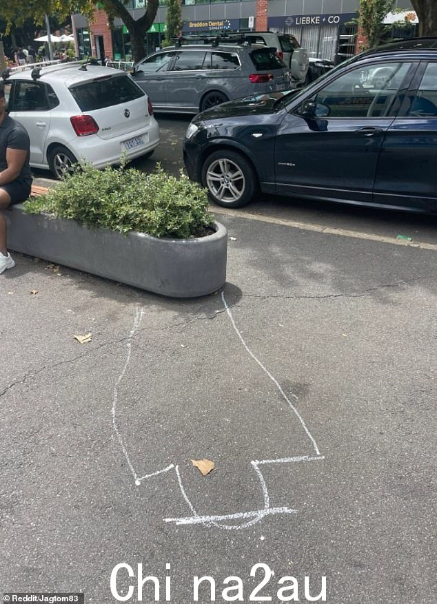 周末,乔伊斯先生的犯罪现场粉笔轮廓(如图)出现在现场,以标记发生在一个容易因错误原因成为头条新闻的男子身上的最新事件