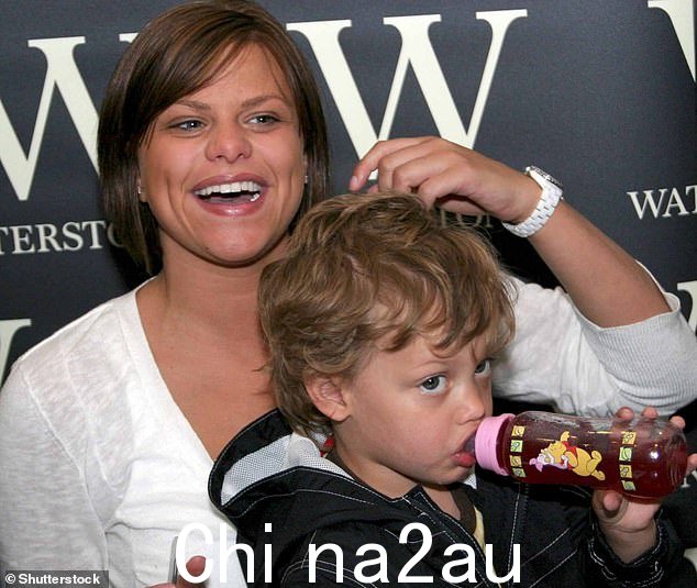 Jade Goody 和儿子 Bobby Jack Brazier,2006 年