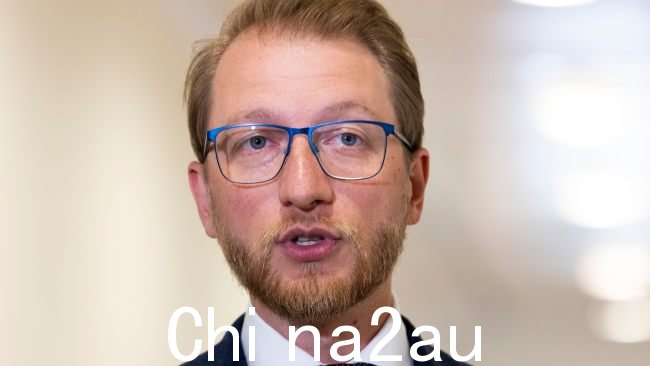 参议员詹姆斯·帕特森 (James Paterson) 表示,这群被拘留者中有 24 人被释放到社区此后社区又再次犯罪。图片:NCA NewsWire / Martin Ollman