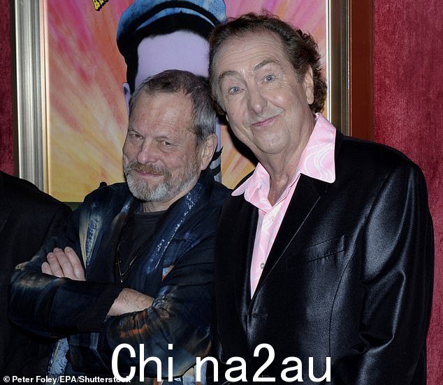 Terry Gilliham 于 2009 年与 Eric Idle 合影