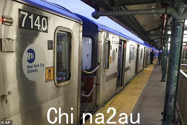 男性受害者年龄分别为15岁、28岁和71岁,女性受害者年龄分别为14岁和29岁