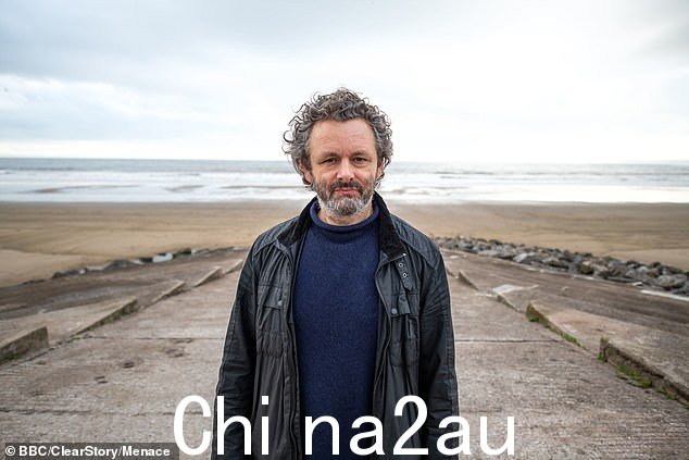 迈克尔·辛 (Michael Sheen) 透露了他离开好莱坞前往威尔士家乡生活的原因(2022 年在塔尔伯特港拍摄)