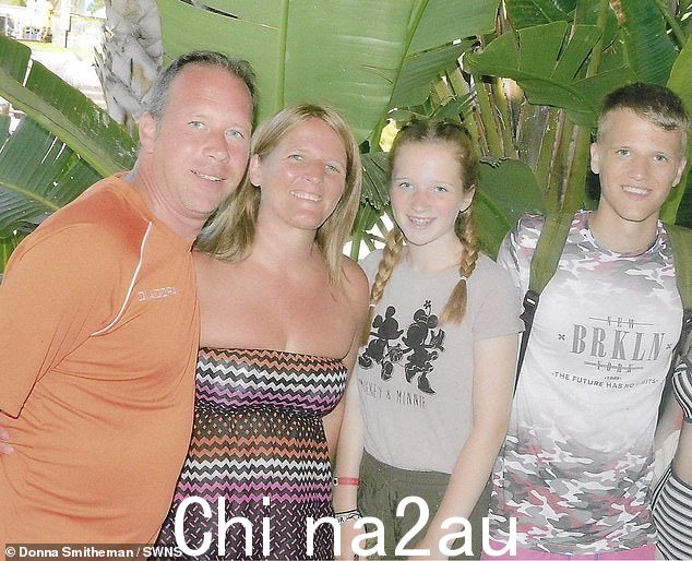 自从失去儿子后,唐娜就全身心投入到葬礼的筹划中,现在正在竞选活动
