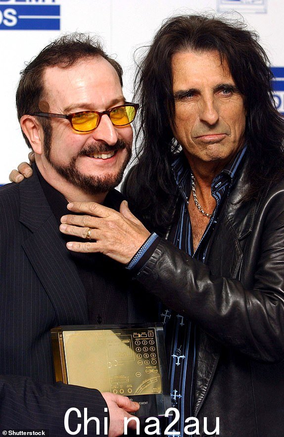 强制提供：摄影：Shutterstock (524892l) Steve Wright 和 Alice Cooper 索尼广播奖，英国伦敦格罗夫纳别墅酒店 - 2004 年 5 月 12 日