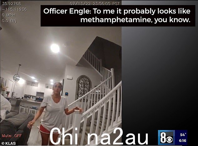 Long重复了好几次,她不知道自封袋里的白色粉末是什么。恩格尔警官告诉她,“对我来说,它可能看起来像冰毒,你知道”” class=