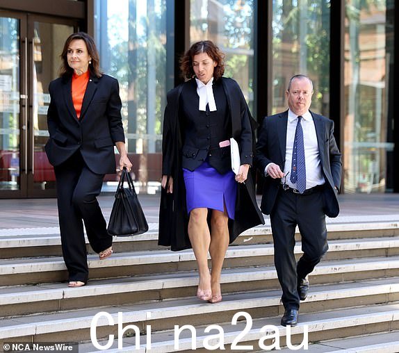 澳大利亚悉尼 - NewsWire 照片 2024 年 2 月 13 日：丽莎·威尔金森 (Lisa Wilkinson) 离开时的照片悉尼中央商务区联邦法院。布鲁斯·莱曼 (Bruce Lehrmann) 针对 Network 10 和丽莎·威尔金森 (Lisa Wilkinson) 的诽谤案。返回法庭，要求威尔金森 (Wilkinson) 要求 10 号 (Network 10) 支付她的法律费用。图片：NCA NewsWire / Damian Shaw