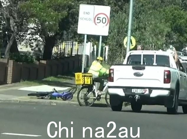 悉尼东郊骑自行车的送货司机被投掷物体