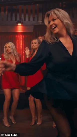 该曲目收录在 Sir Rod 的最新专辑中与钢琴家兼 BBC 主持人 Jools Holland 合作的专辑《Swing Fever》