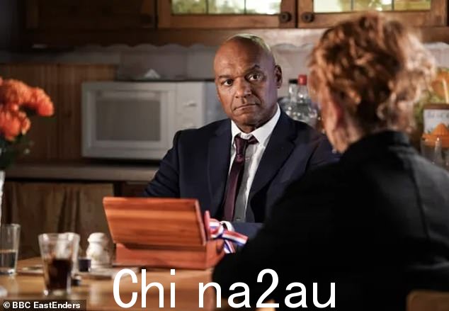 在最近的剧集中,观众看到乔治·奈特在一系列令人震惊的揭露中发现了有关他家人的真相。在养母格洛丽亚来访后