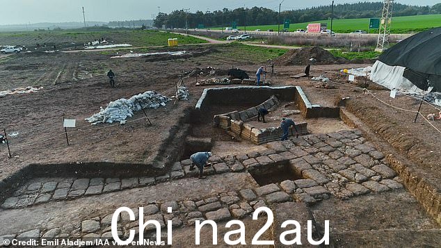 它的希伯来语名称 Har Megiddo ¿ 意思是米吉多山 ¿ 在希腊语中被翻译为 Harmagedon,导致其现在臭名昭著的绰号