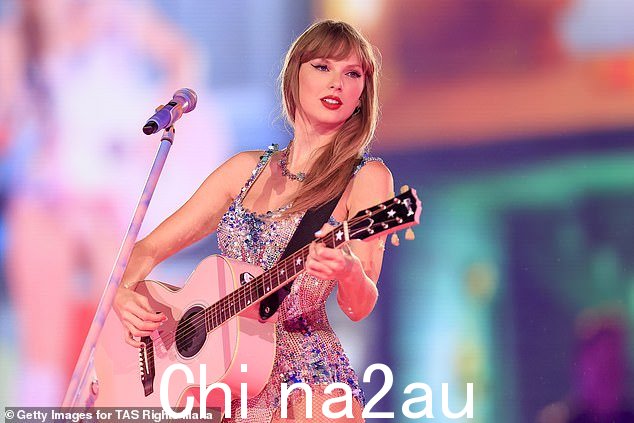 Eras 巡回演唱会的兴奋已经来到墨尔本,流行巨星泰勒·斯威夫特 (Taylor Swift) 的歌迷纷纷涌入 MCG 参加她澳大利亚巡演的第一场音乐会