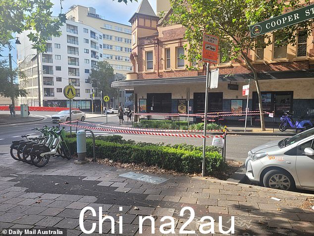 晚星酒店的值班经理(如图)说:“没有人说什么 - 我们没有得到任何相关信息”