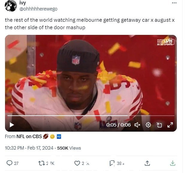 Another 在纸条游行期间分享了一个面无表情的 NFL 球员的模因