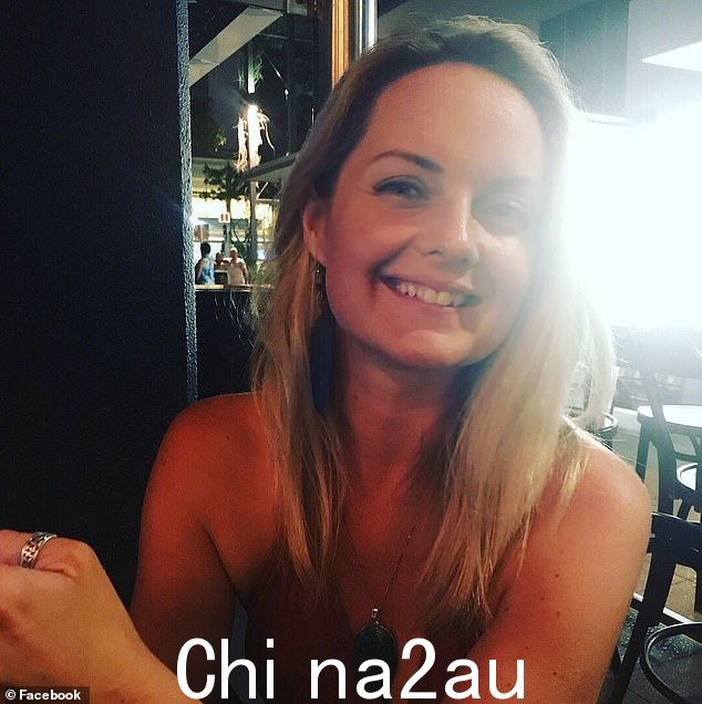 姐妹俩的教母卡莉·福克斯 (Karleigh Fox) 表示,她和女孩们的父母一起前往悉尼的 Westmead 儿童医院,并陪伴在弗雷娅 (Freya) 身边