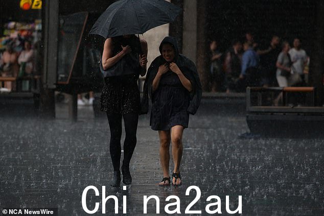 悉尼将首当其冲遭遇阵雨和雷暴(如图),预计本周大部分时间都会有阵雨和雷暴