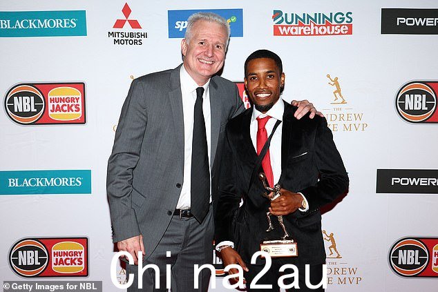 Andrew Gaze(左)是澳大利亚篮球皇室成员,现在布莱斯·科顿 (Bryce Cotton) 是唯一一位与前墨尔本老虎队冠军一样获得 MVP 奖项的球员