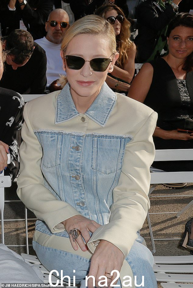 2023 年 10 月,巴黎时装周期间,凯特坐在 Stella McCartney 时装秀前排,再次被看到没有戴结婚戒指